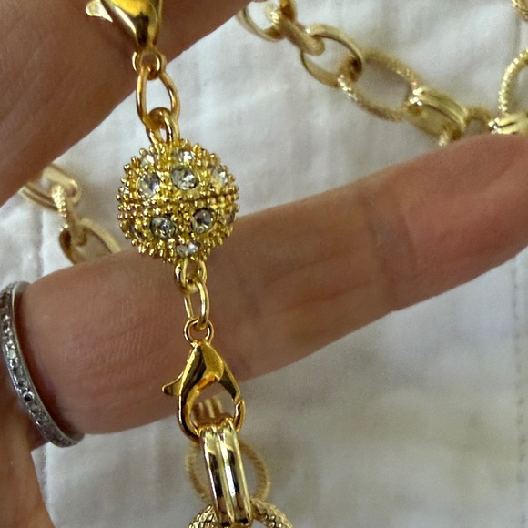 Chunky gold statement Gold Heart Pendant Necklace - Picture 4 of 13